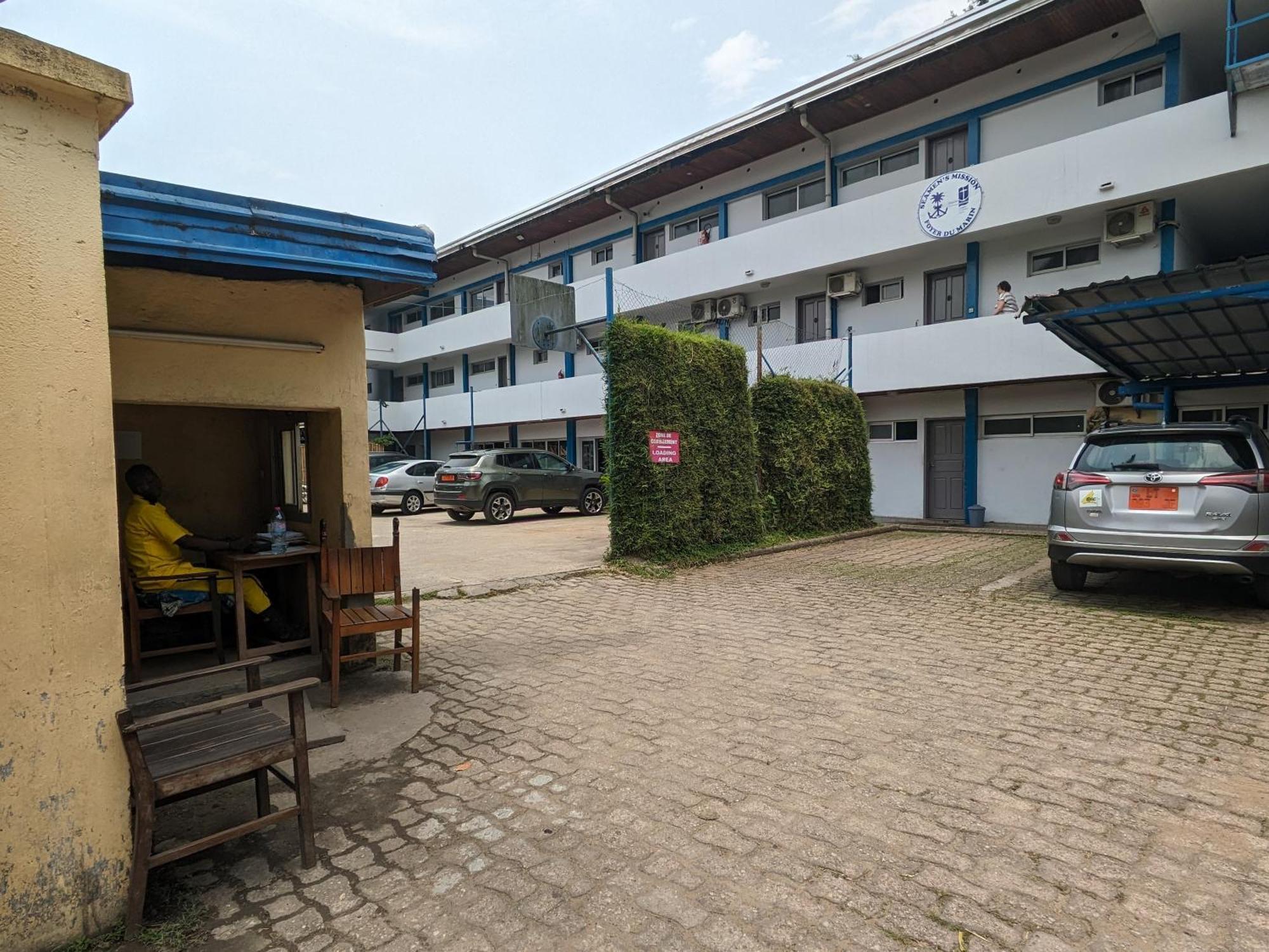 Foyer Du Marin Hotel Douala Exterior photo